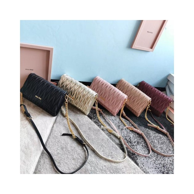 MIUMIU  미우미우 마테라쎄 가죽 미니백 5BH080