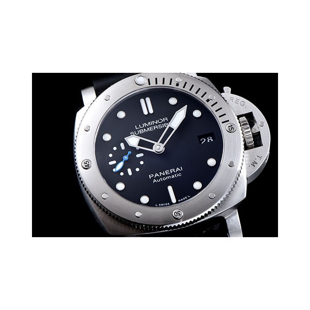 PANERAI 파네라이 루미노르 섭머저블 PAM00682