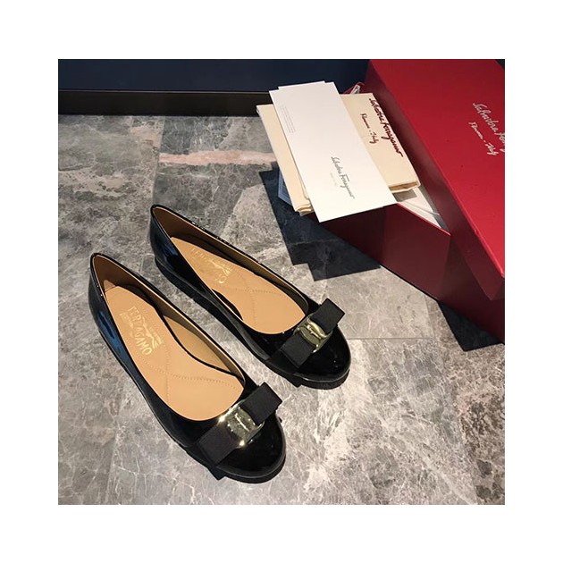 FERRAGAMO 페레가모 플랫 M1618-1