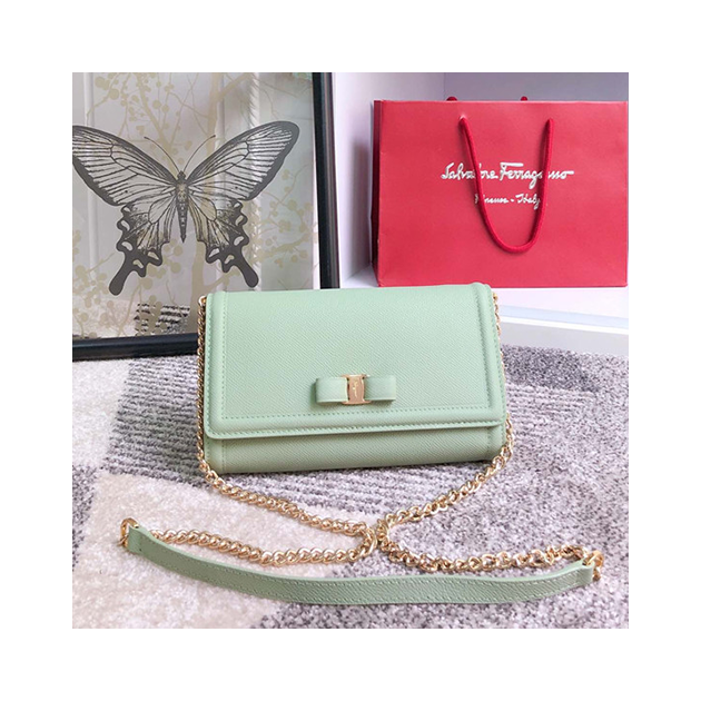 FERRAGAMO 페레가모 미디움 체인 숄더백 22C940-1