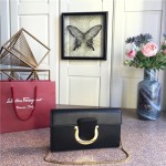 FERRAGAMO 페레가모 체인 숄더백 21F557-1