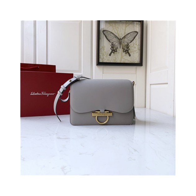 FERRAGAMO 페레가모 플랩백 21H321-1 2020/신상