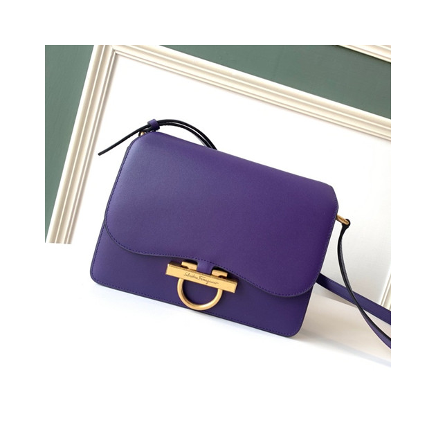 FERRAGAMO 페레가모 플랩백 21H321-6 2020/신상