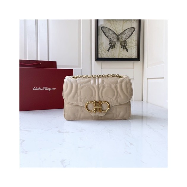 FERRAGAMO 페레가모 플랩 체인백  21H168-1 2020/신상