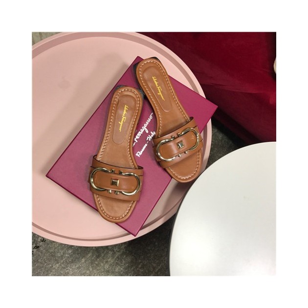 FERRAGAMO 페레가모 슬리퍼 신상 (240,250사이즈 주문제작)