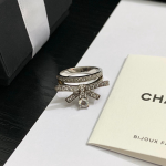 CHANEL 샤넬 반지 C6901 2020/신상 ( 사이즈 카톡상담) (정품과 비교가능한 퀄리티 )