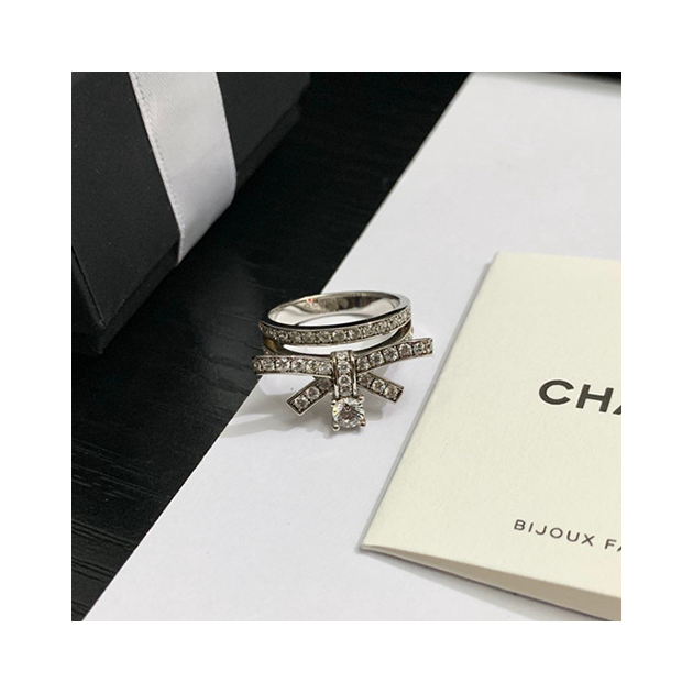 CHANEL 샤넬 반지 C6901 2020/신상 ( 사이즈 카톡상담) (정품과 비교가능한 퀄리티 )