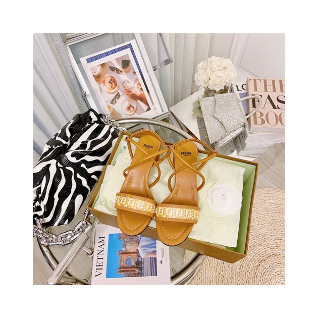 FENDI 펜디 여성용 샌들 F64800