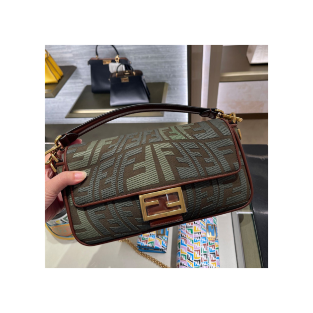 FENDI 펜디 아이코닉 바게트백 F8409
