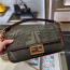 FENDI 펜디 아이코닉 바게트백 F8409