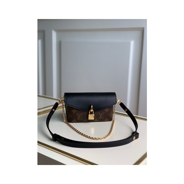 LOUIS VUITTON  루이비통 패드락 온 스트랩백 M80559