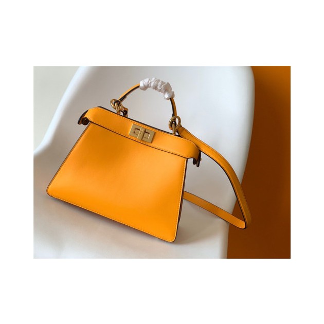 FENDI 펜디 아이코닉 피카푸 아이씨유 미니백 20CM F6806