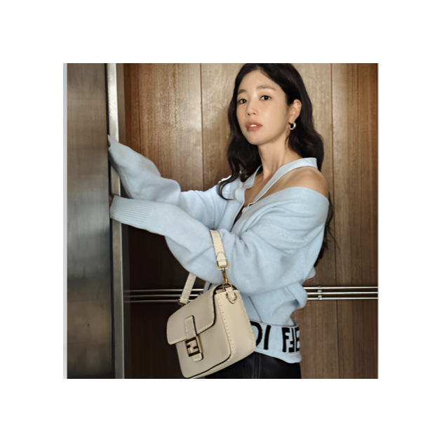 [배우 기은세] FENDI 펜디 바게트 오버사이즈 탑스티치 카멜리아 셀러리아 백