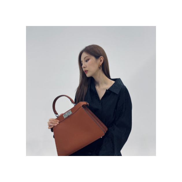 [소녀시대 서현] FENDI 펜디 피카부 ISeeU 스몰백