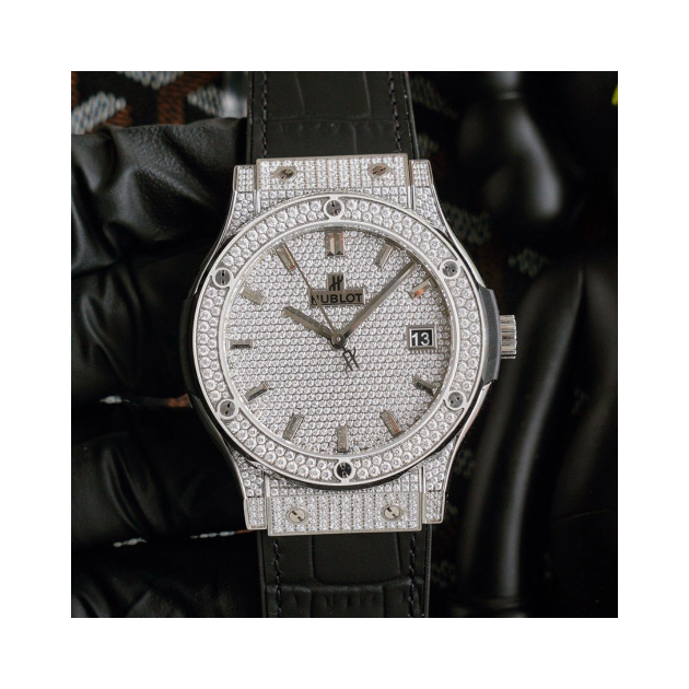 HUBLOT 위블로 클래식퓨전 티타늄 풀다이아 511.NX.9010.LR.1704