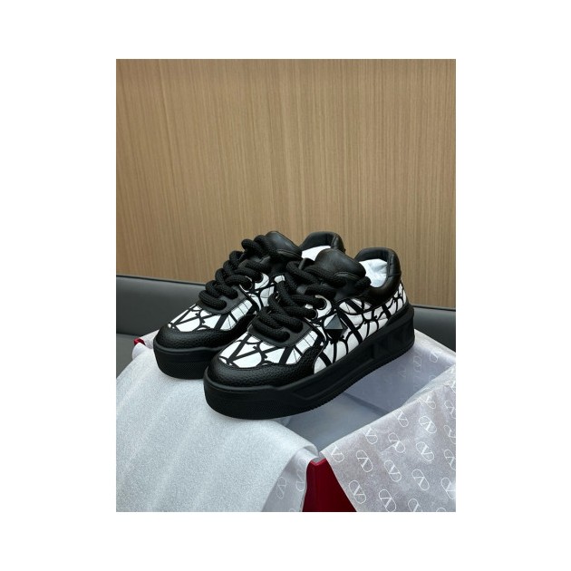VALENTINO 발렌티노 남여공용 스니커즈 V76759-1 2024/신상