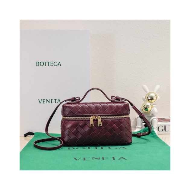 BOTTEGA VENETA 보테가베네타 배니티 케이스 B789109 2024/신상