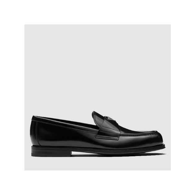 PRADA 프라다 남성용 브러쉬드 가죽 로퍼 2DG149