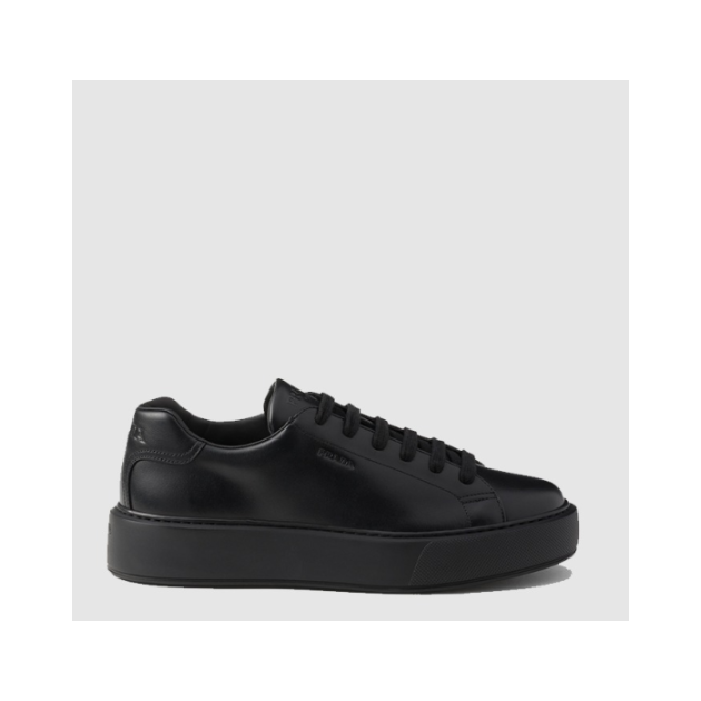 PRADA 프라다 남성용 가죽 스니커즈 2EG454