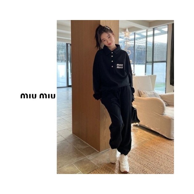 MIUMIU 미우미우 로고패치 트레이닝 셋업 3COLOR