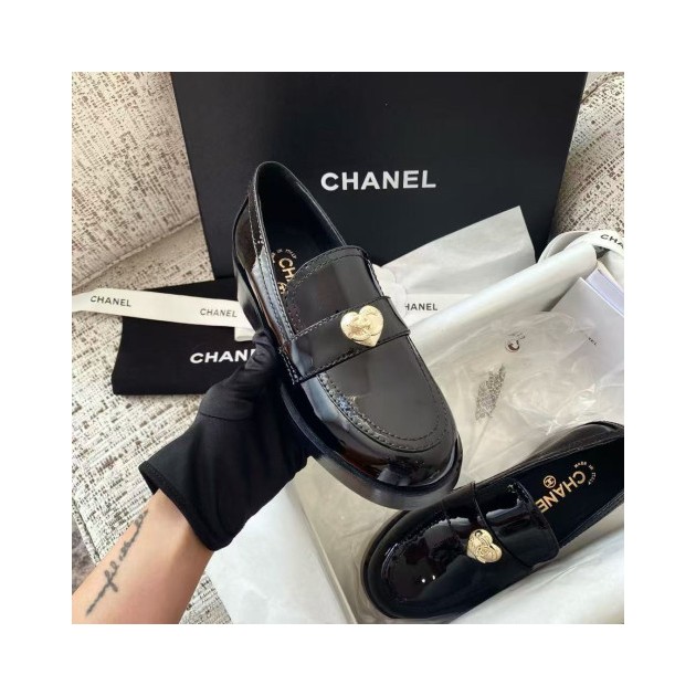 CHANEL 샤넬 하트 턴락 여성로퍼