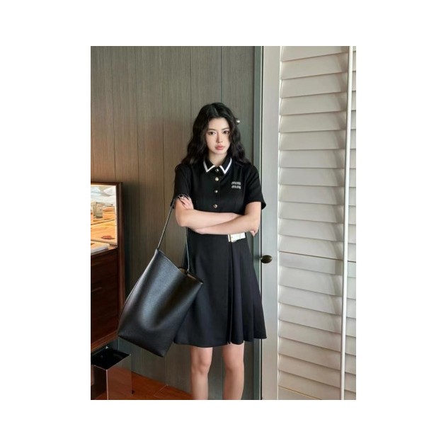 MIUMIU 미우미우 카라 기본 원피스