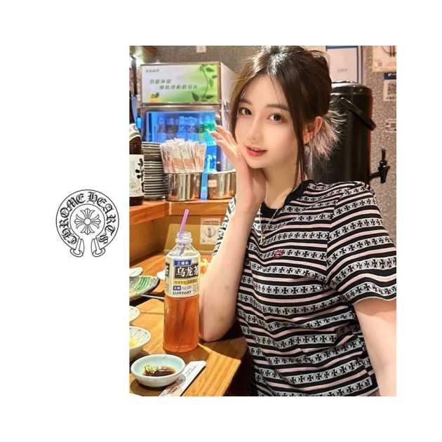 CHROME HEARTS 크롬하츠 립 자수 반팔 니트