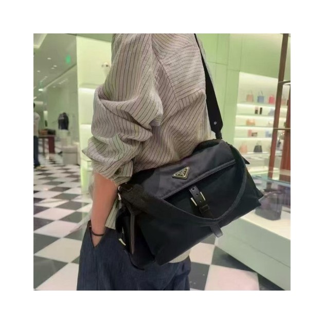 PRADA 프라다 리나일론 라지 숄더백 1BD391