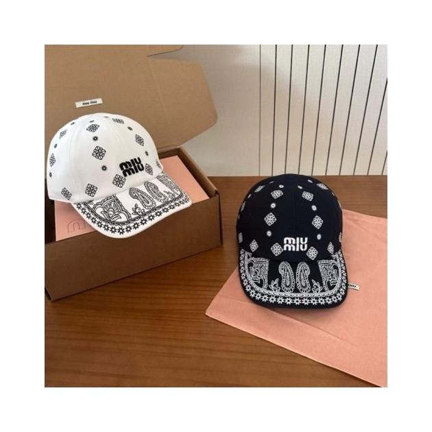 MIUMIU 미우미우 쟈가드 볼캡